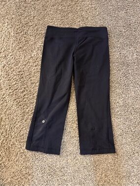 lululemon athletica Black Cropped Yoga Leggings